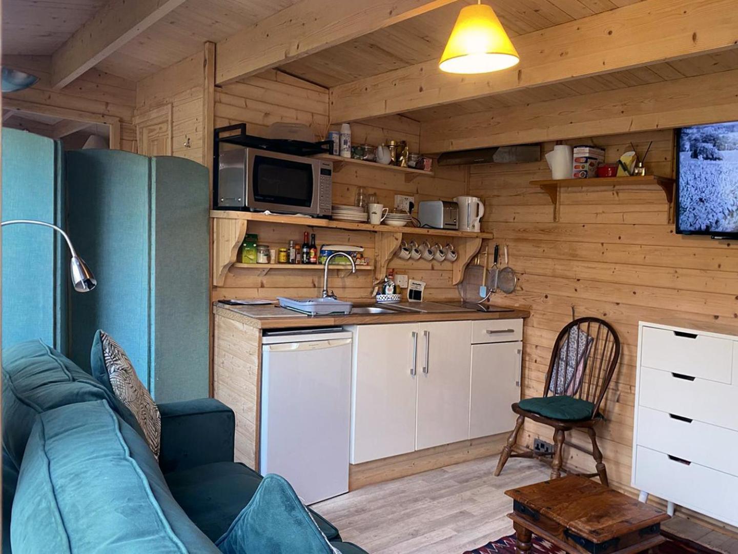 Cosy Garden Log Cabin Salisbury Buitenkant foto
